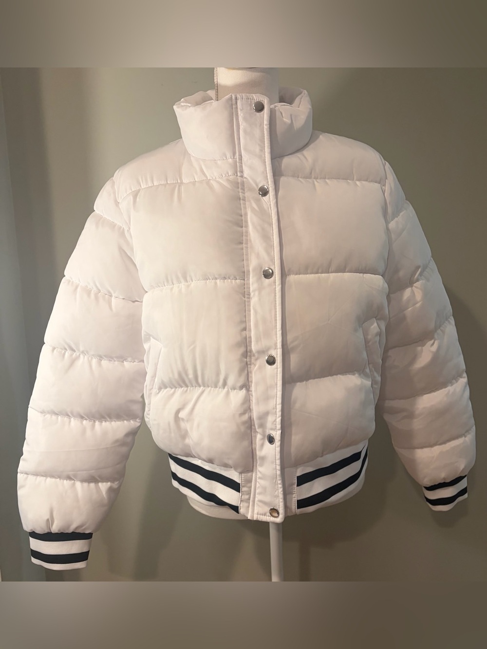 NWT Fashion Nova Women's Mrs. Jackson Cropped Puffer Jacket - White - Size XL